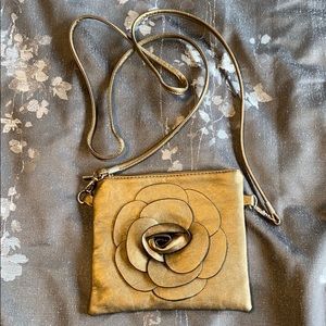 Crossbody purse